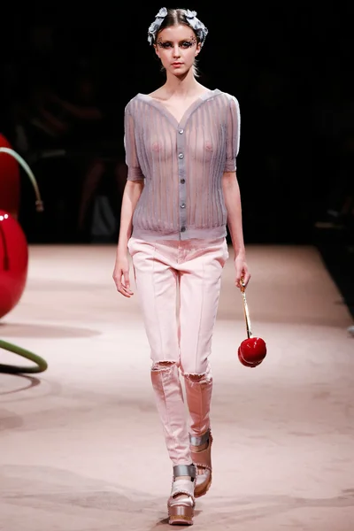 Look 13